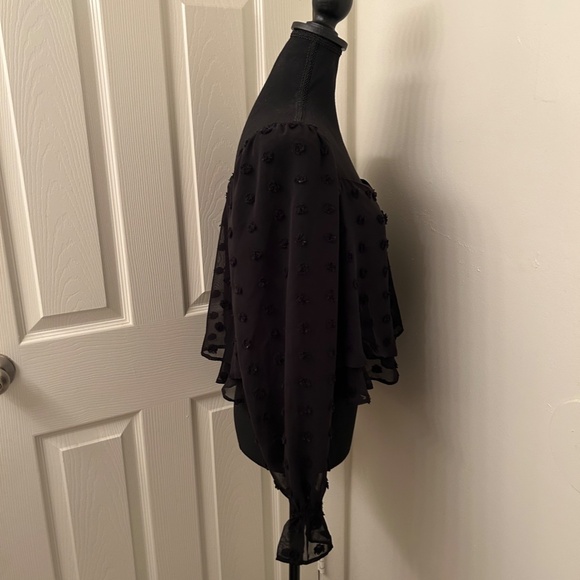 Altar'd State Black Cropped Long Sleeve Blouse With Textured Polka Dots Size L - Picture 4 of 5